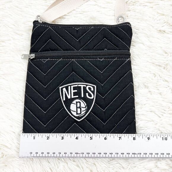NBA Brooklyn Nets Black Crossbody Bag - Picture 3 of 6
